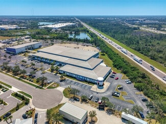 Plus de détails pour 201 Triple Diamond Blvd, North Venice, FL - Local d'activités à louer