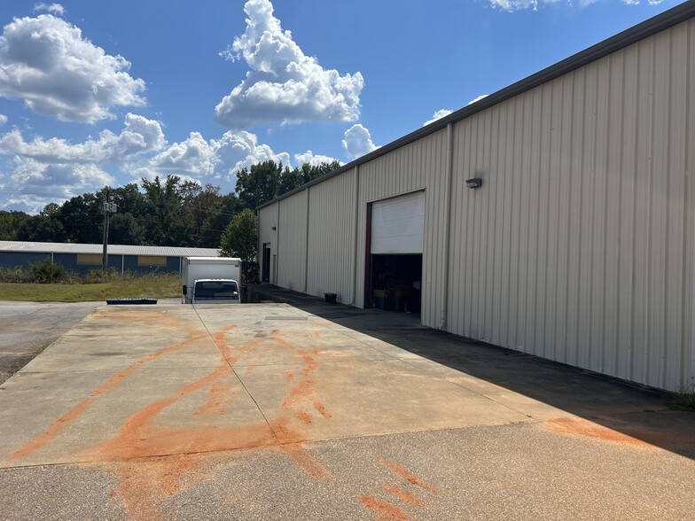 105 Metro Dr, Anderson, SC for lease - Building Photo - Image 1 of 3