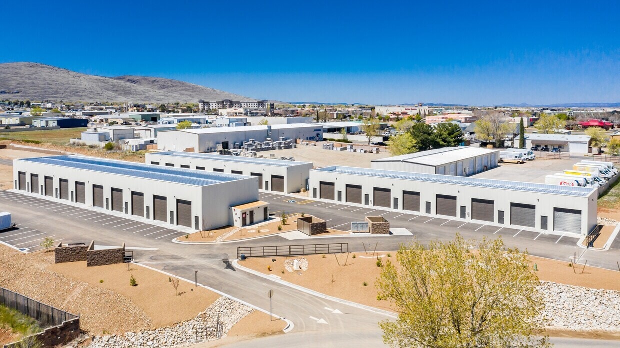 2700 N Lake Valley Rd, Prescott Valley, AZ for lease Building Photo- Image 1 of 27