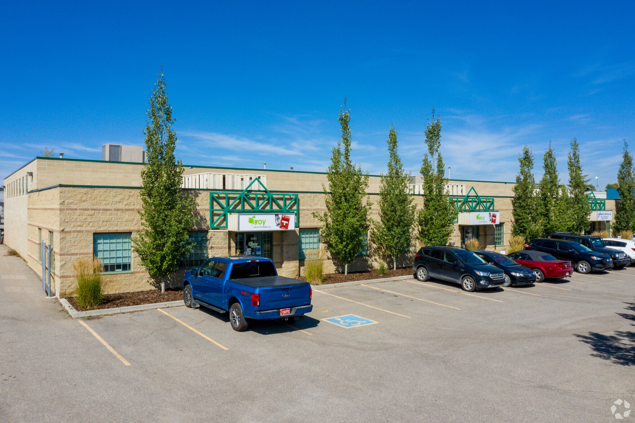 5039-5051 13th St SE, Calgary, AB à louer Photo du bâtiment- Image 1 de 9