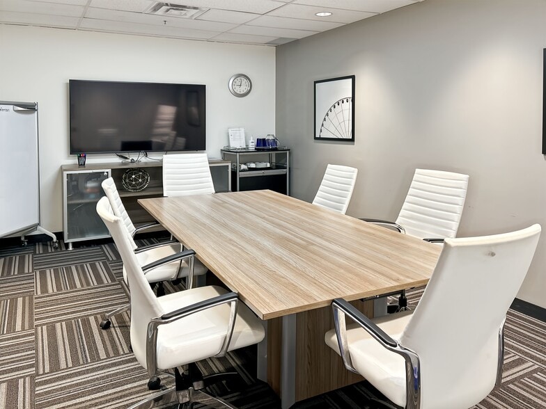 895 Don Mills Rd, Toronto, ON for lease - Interior Photo - Image 1 of 14