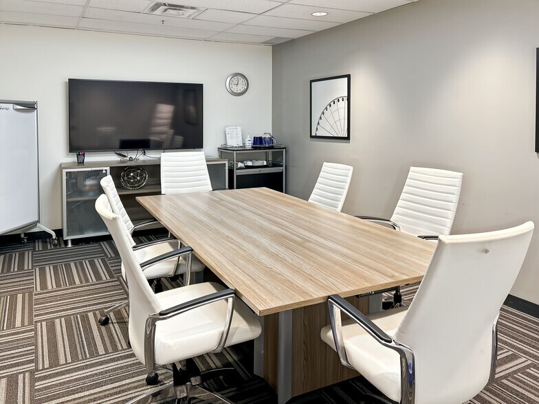 895 Don Mills Rd, Toronto, ON à louer - Photo intérieure - Image 1 de 14