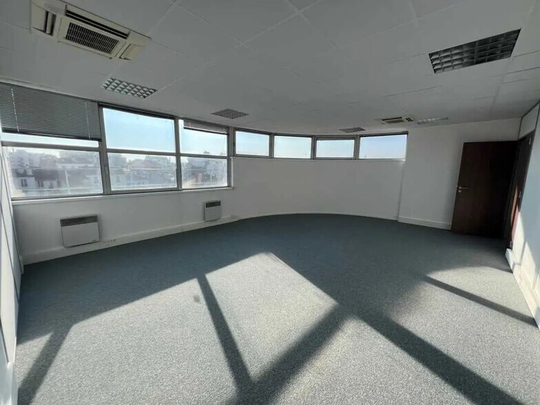 Office in Alfortville for lease - Interior Photo - Image 3 of 4