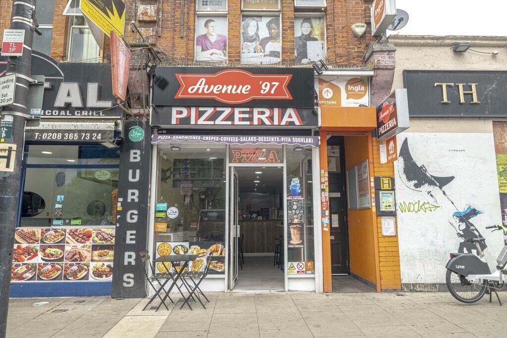 Turnpike Ln, Londres à louer Photo du bâtiment- Image 1 de 2