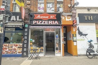 Turnpike Ln, Londres à louer Photo du bâtiment- Image 1 de 11