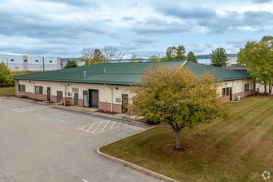 20 Corporate Park Dr, Hopewell Junction, NY for lease - Primary Photo - Image 1 of 4