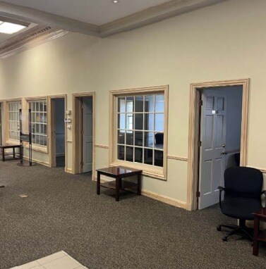 100 N Main St, Newton, MS à vendre - Photo intérieure - Image 3 de 6