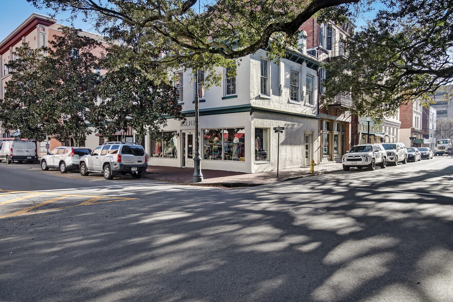 110-118 Bull St, Savannah, GA à vendre - Photo du bâtiment - Image 1 de 1