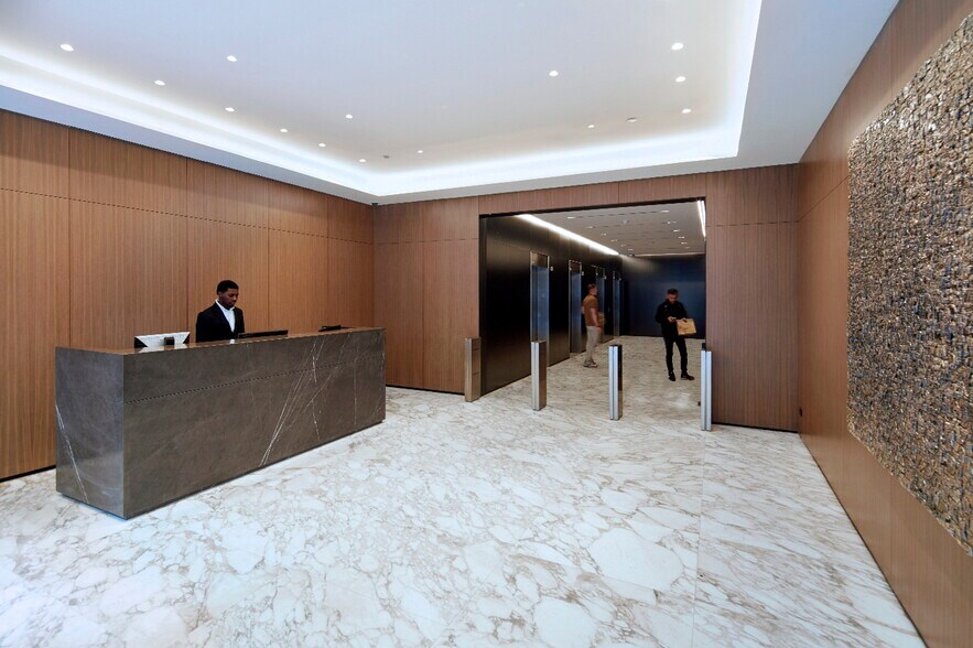 450 Park Ave, New York, NY à louer - Hall d’entrée - Image 3 de 10