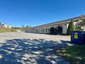 311-325 Harper Park Dr, Beckley, WV for lease Interior Photo- Image 2 of 6