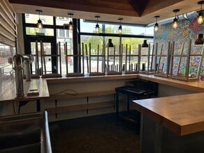 1615-1637 W Howard St, Chicago, IL for lease Interior Photo- Image 2 of 4