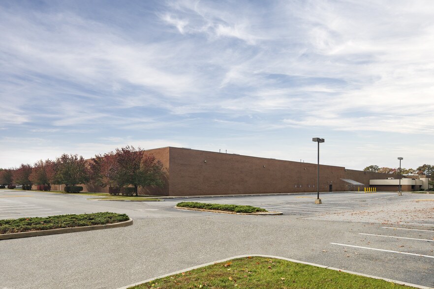 19 Nicholas Dr, Yaphank, NY à louer - Photo du bâtiment - Image 2 de 3