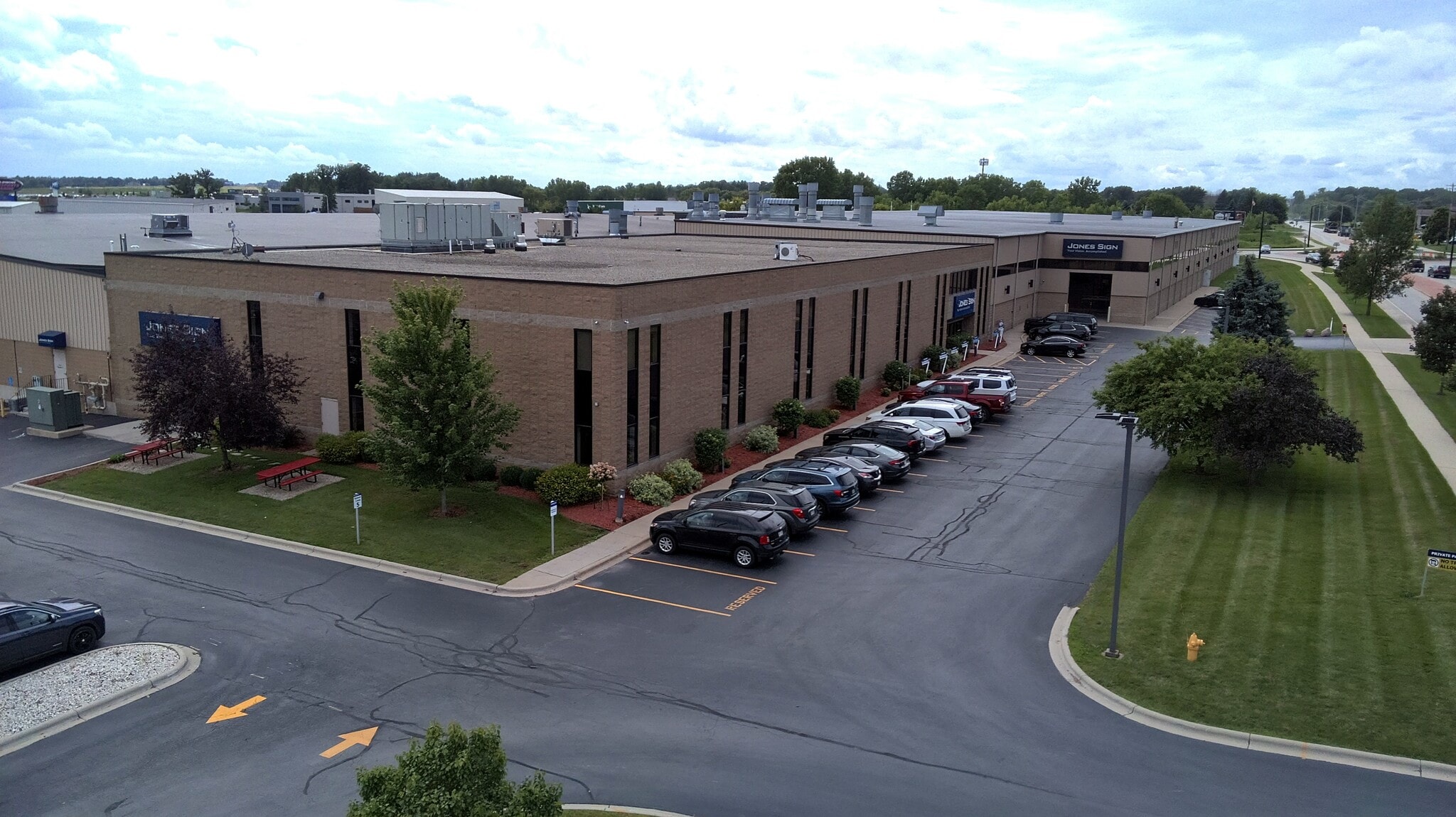 1711 Scheuring Rd, De Pere, WI for lease Building Photo- Image 1 of 7