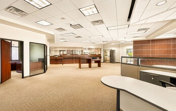 9420 College Park Dr, The Woodlands, TX for lease Interior Photo- Image 2 of 9
