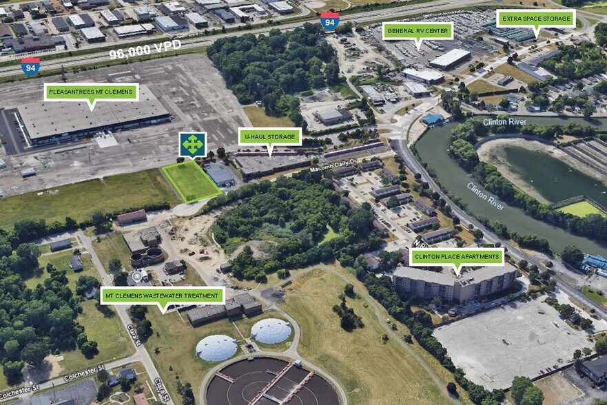 100 Macomb Daily Dr, Mount Clemens, MI à vendre - Aérien - Image 1 de 4