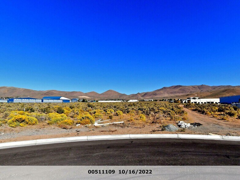 2980 La Motte dr, Carson City, NV à vendre - Photo du bâtiment - Image 2 de 5