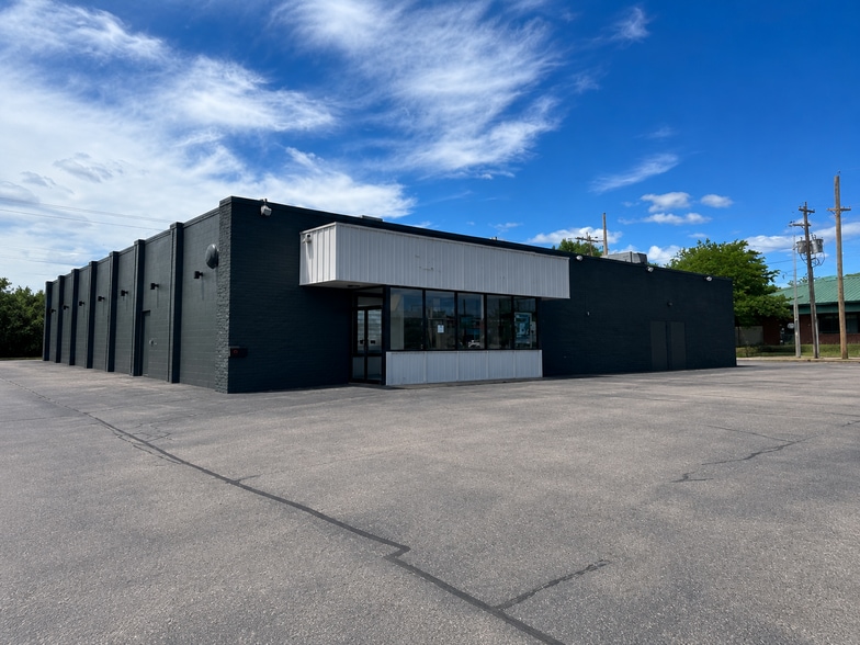 1601 6th Ave, Stevens Point, WI for lease - Building Photo - Image 1 of 17