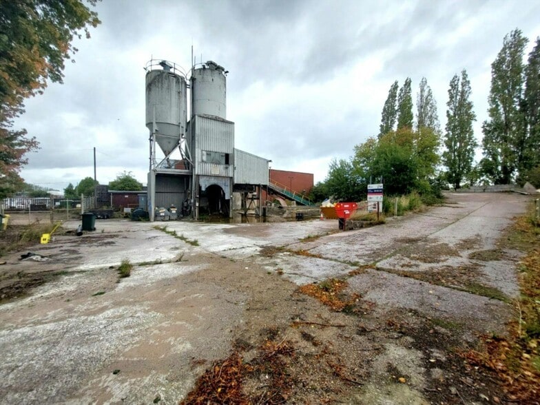 Saint Albans Road, Stafford for sale - Building Photo - Image 1 of 7