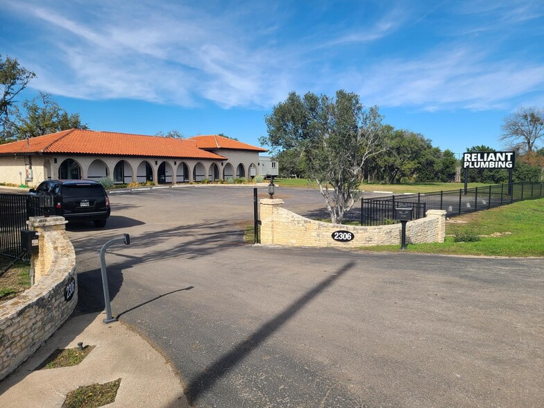 2306 Highway 620 N, Austin, TX for sale - Primary Photo - Image 1 of 1