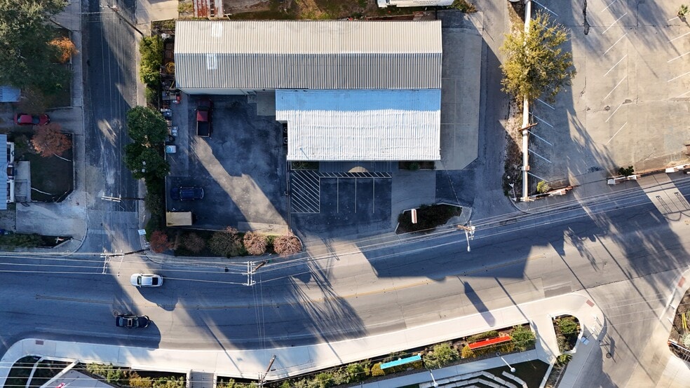 2107 N Saint Marys St, San Antonio, TX for lease - Building Photo - Image 3 of 20