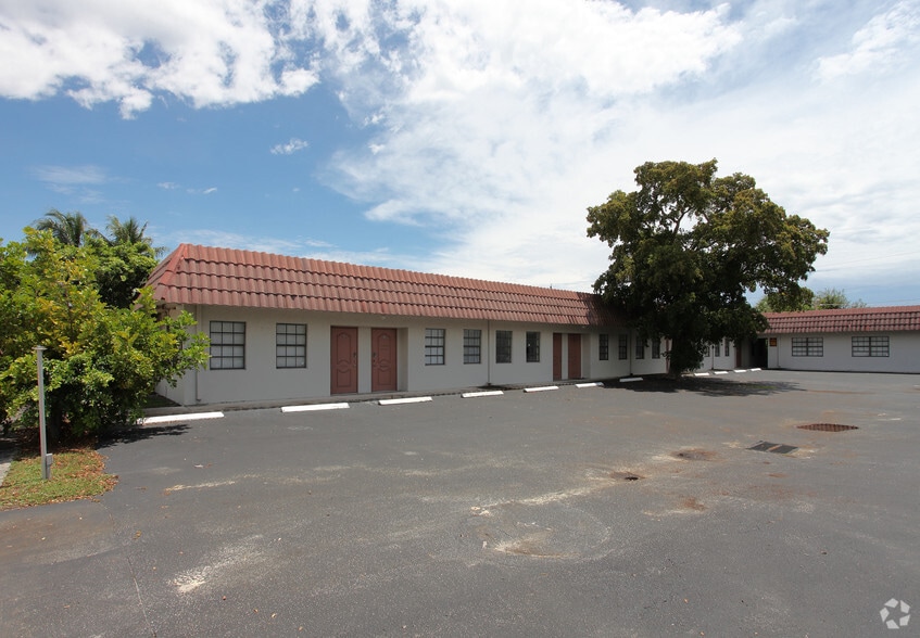 1446 NW Boca Raton Blvd, Boca Raton, FL for lease - Building Photo - Image 3 of 4