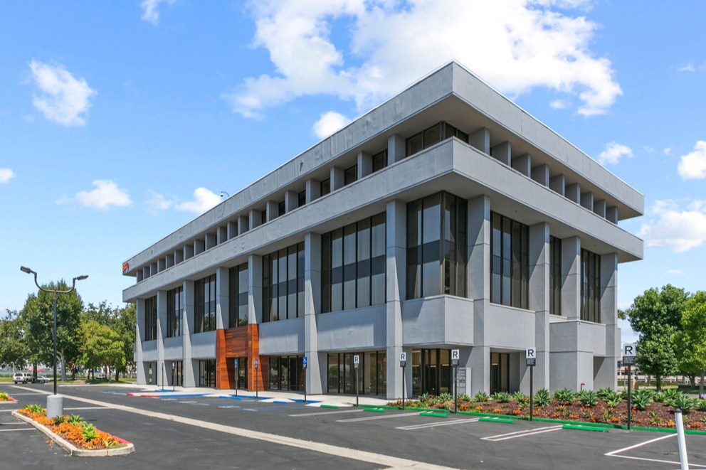 18952 MacArthur Blvd, Irvine, CA à louer Photo principale- Image 1 de 26