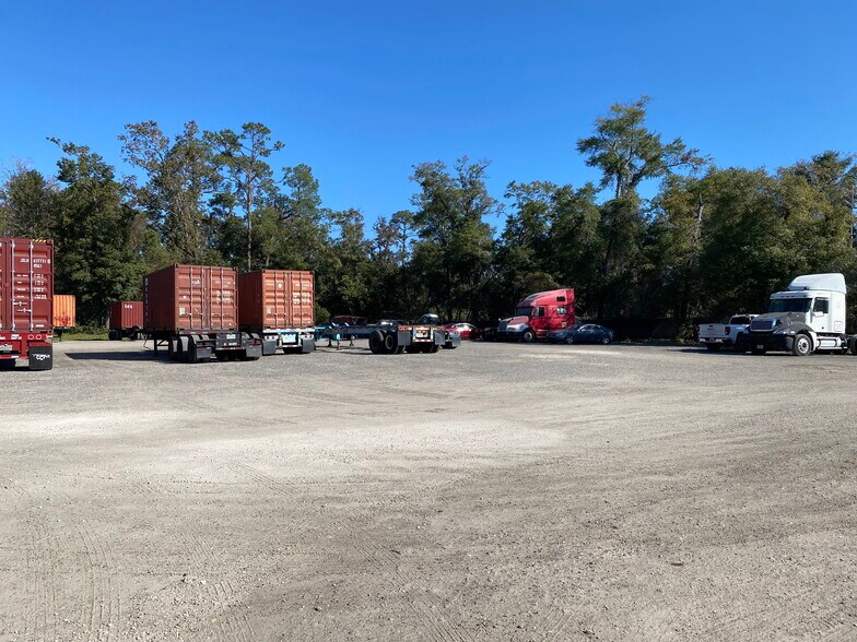 11536 Boote Blvd, Jacksonville, FL for lease - Building Photo - Image 2 of 3