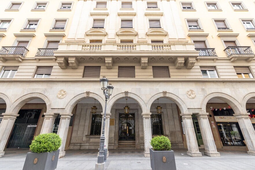 Office in Granada, Granada for sale - Building Photo - Image 2 of 18