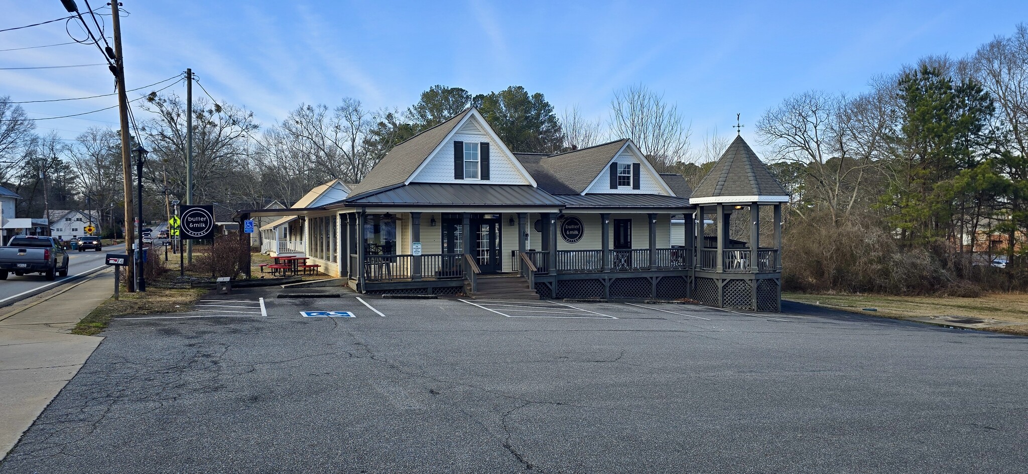 6874 Reinhardt College Pky, Waleska, GA à louer Photo du bâtiment- Image 1 de 11