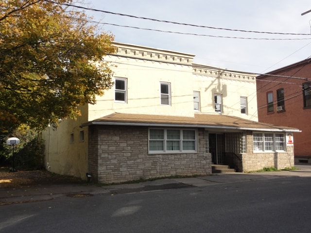 112 Center St, Canastota, NY for lease - Building Photo - Image 2 of 14