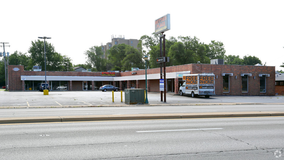 6125 N 2nd St, Loves Park, IL for lease - Building Photo - Image 3 of 4