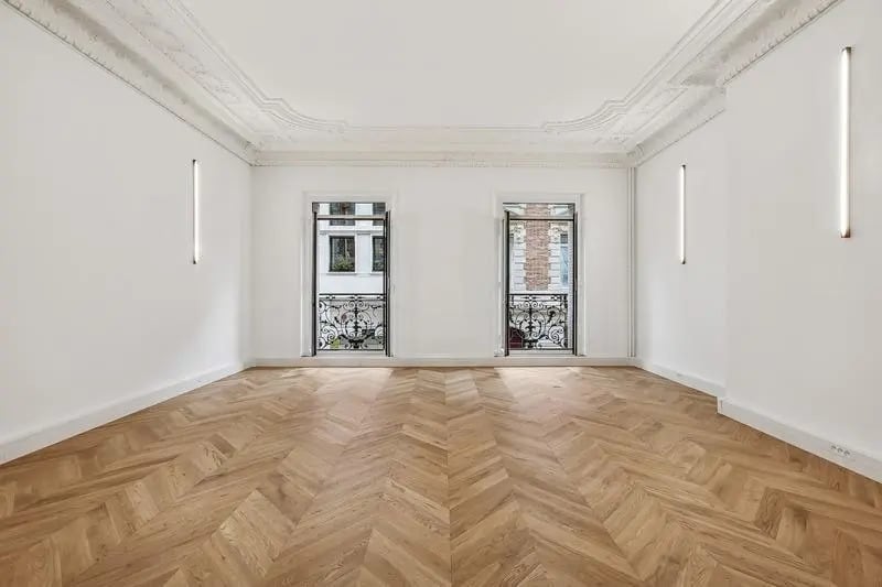 11 B Rue Balzac, Paris for lease - Interior Photo - Image 2 of 16