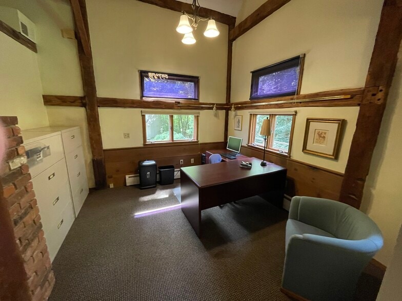 167 Baxter Rd, Storrs Mansfield, CT for sale - Building Photo - Image 3 of 24