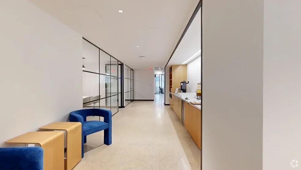 530 Fifth Ave, New York, NY for lease - Matterport 3D Scan - Image 3 of 22