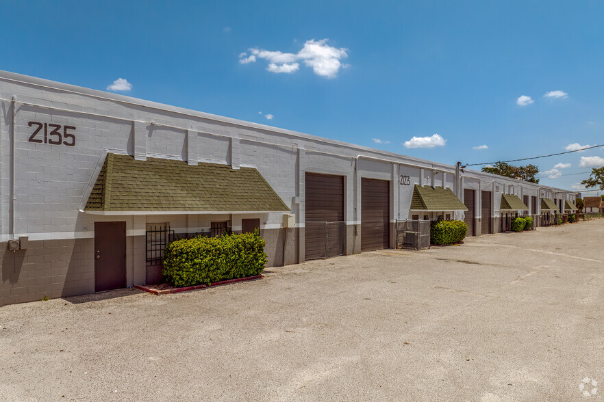 2103-2135 W Church St, Orlando, FL for lease - Building Photo - Image 1 of 6