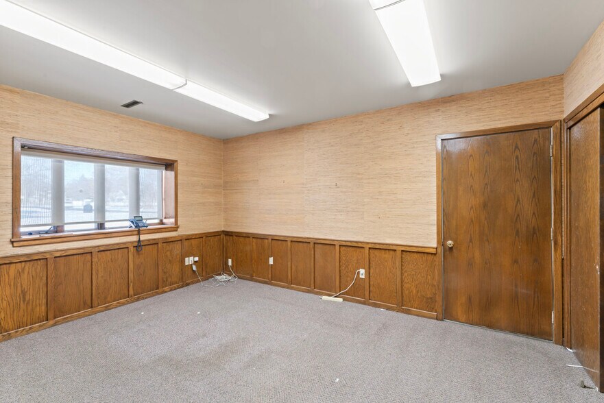 2305 Branch Rd, Flint, MI à louer - Photo intérieure - Image 3 de 6