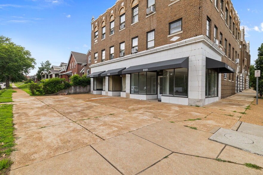 5101 S Kingshighway Blvd, Saint Louis, MO à louer - Photo du bâtiment - Image 3 de 9