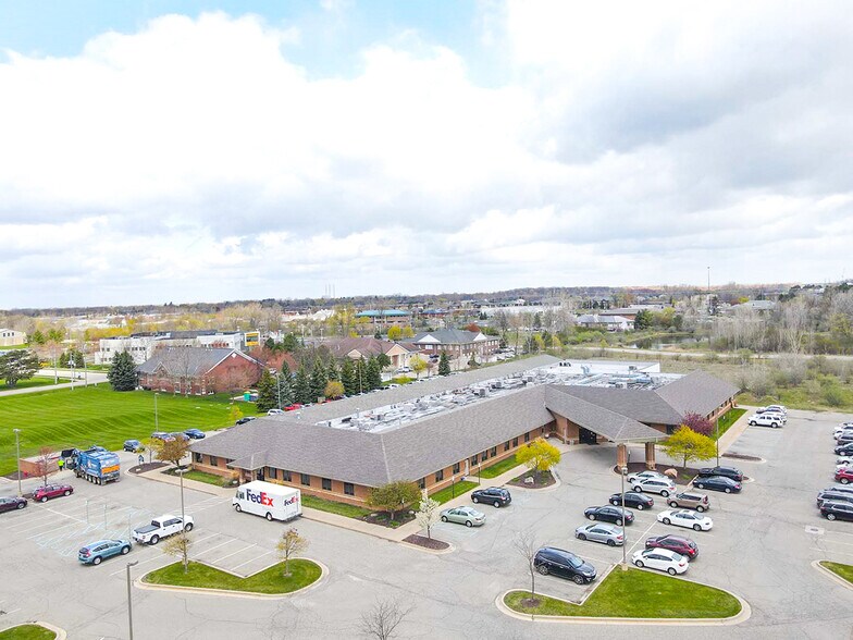 3960 Patient Care Dr, Lansing, MI à louer - Photo du bâtiment - Image 2 de 2