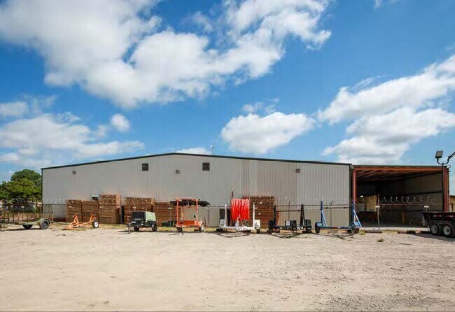 Plus de détails pour 11218 Limestone Dr, Balch Springs, TX - Industriel à louer