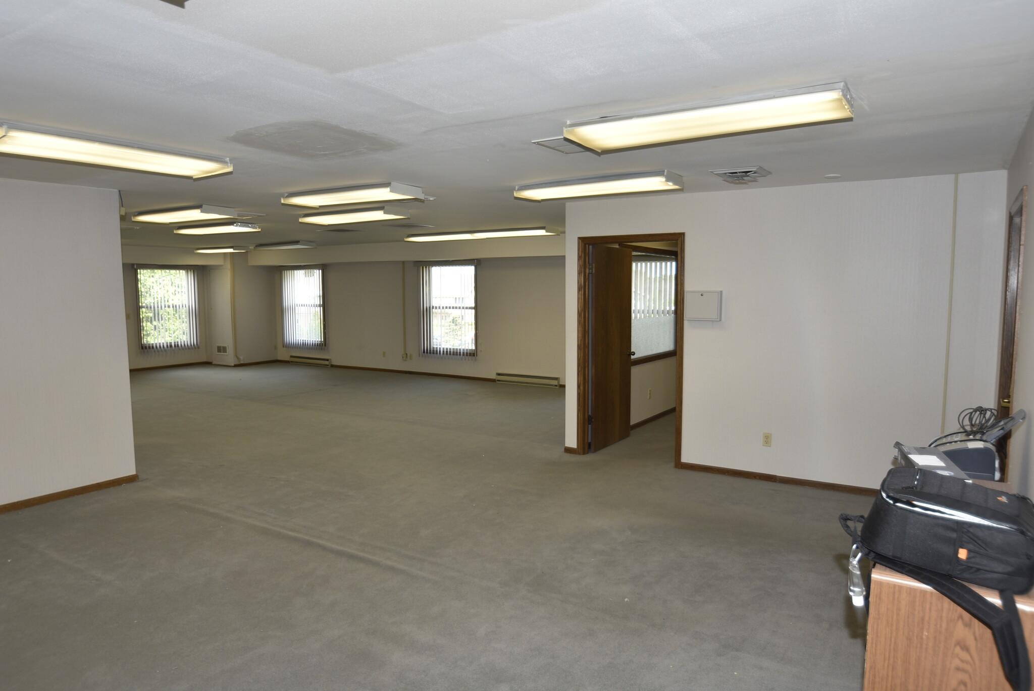 11516 N Port Washington Rd, Mequon, WI for lease Interior Photo- Image 1 of 7