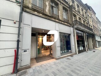 Plus de détails pour Commerce de détail à vendre