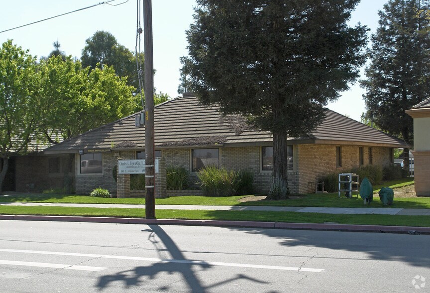 840 E Almond Ave, Madera, CA à louer - Photo du bâtiment - Image 3 de 4