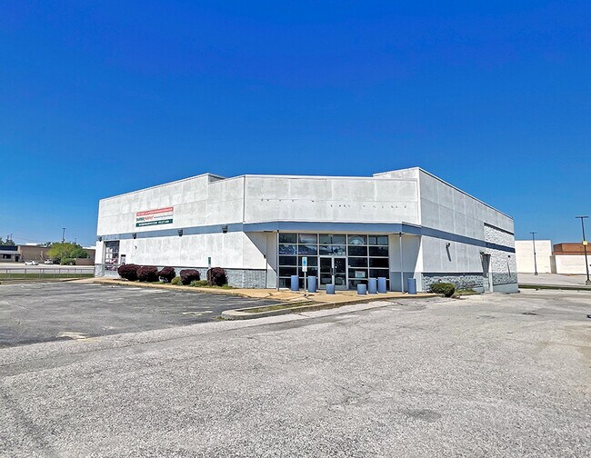 Plus de détails pour 317 Lincoln Hwy, Fairview Heights, IL - Local d'activités à louer