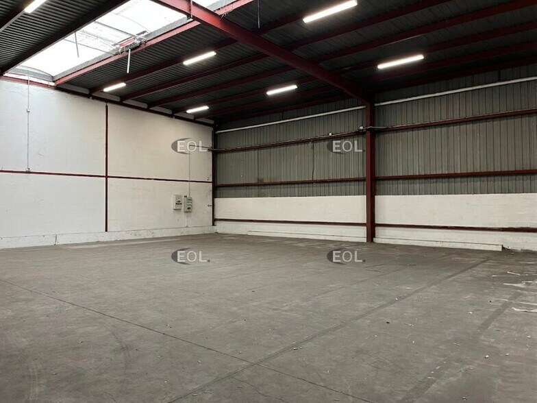 Flex dans Villeneuve-la-Garenne à louer - Photo du bâtiment - Image 2 de 10