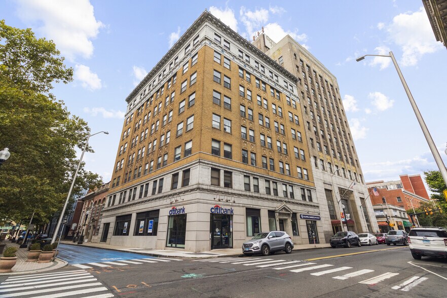 955 Main St, Bridgeport, CT à vendre - Photo du bâtiment - Image 2 de 27