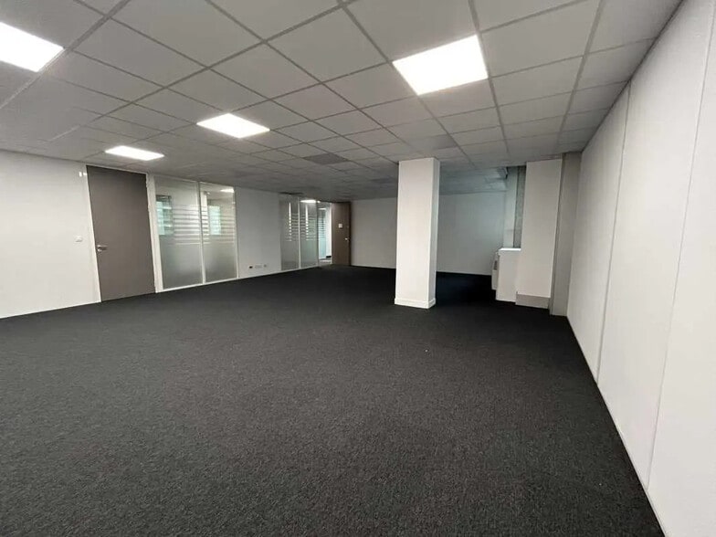 Office in Choisy-le-Roi for lease - Interior Photo - Image 3 of 6