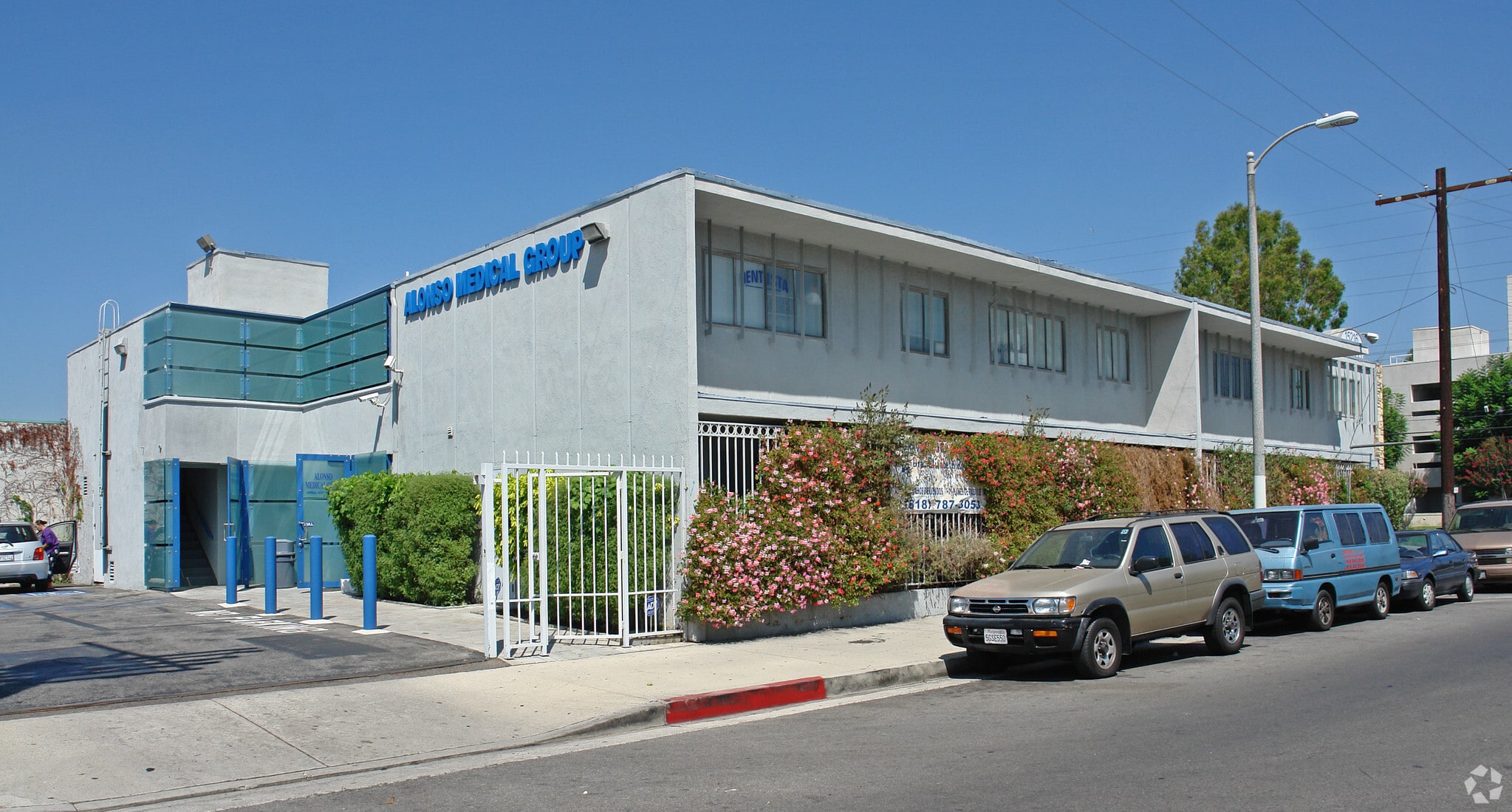 15216 Vanowen St, Van Nuys, CA for lease Primary Photo- Image 1 of 7