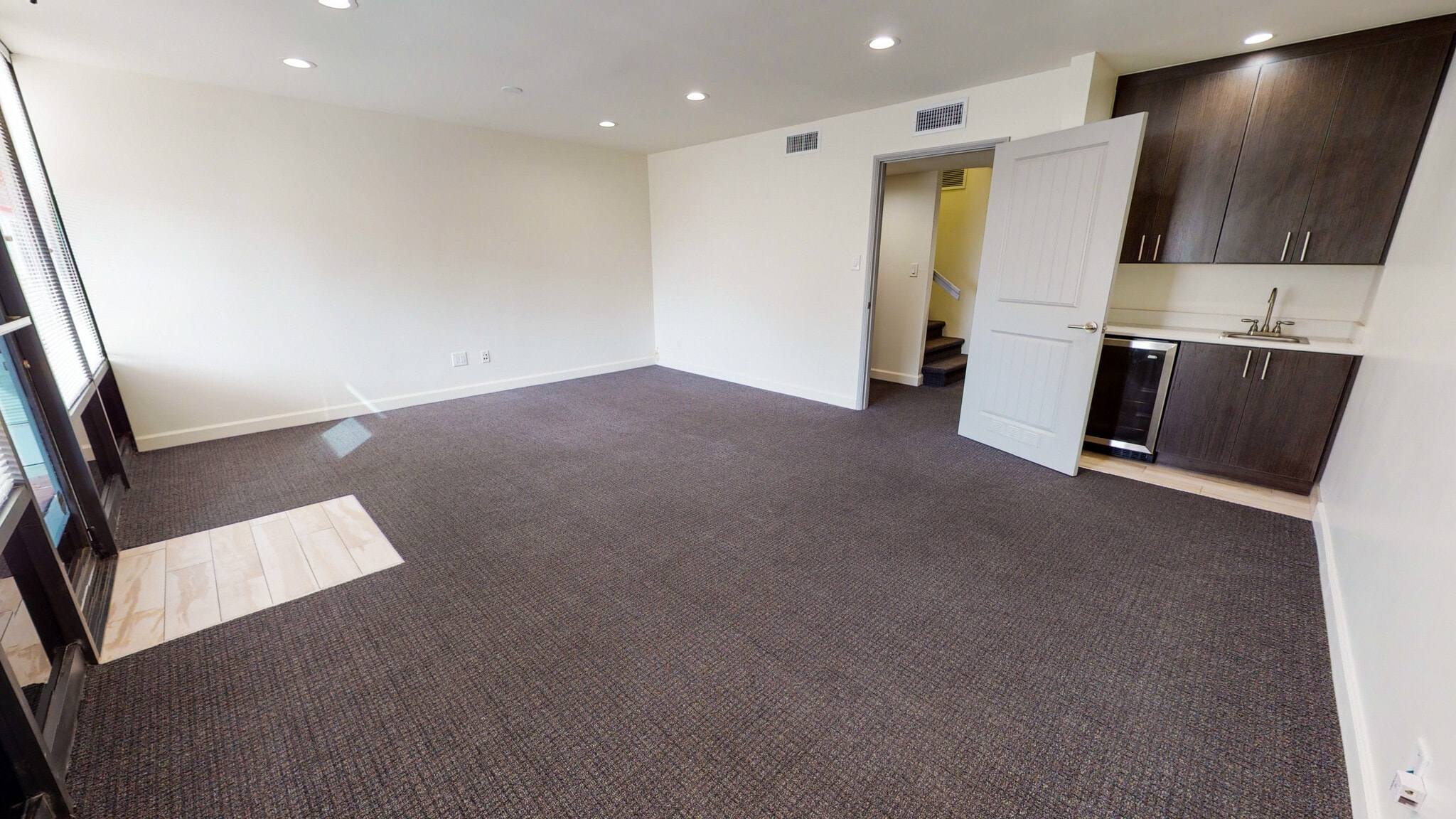 711 W 17th St, Costa Mesa, CA for lease Interior Photo- Image 1 of 19