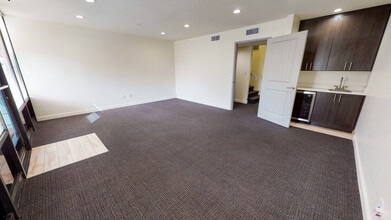 711 W 17th St, Costa Mesa, CA for lease Interior Photo- Image 1 of 19