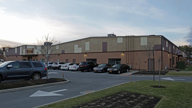 Plus de détails pour 2 Neptune Rd, Poughkeepsie, NY - Bureau/Médical, Bureau/Commerce de détail à louer